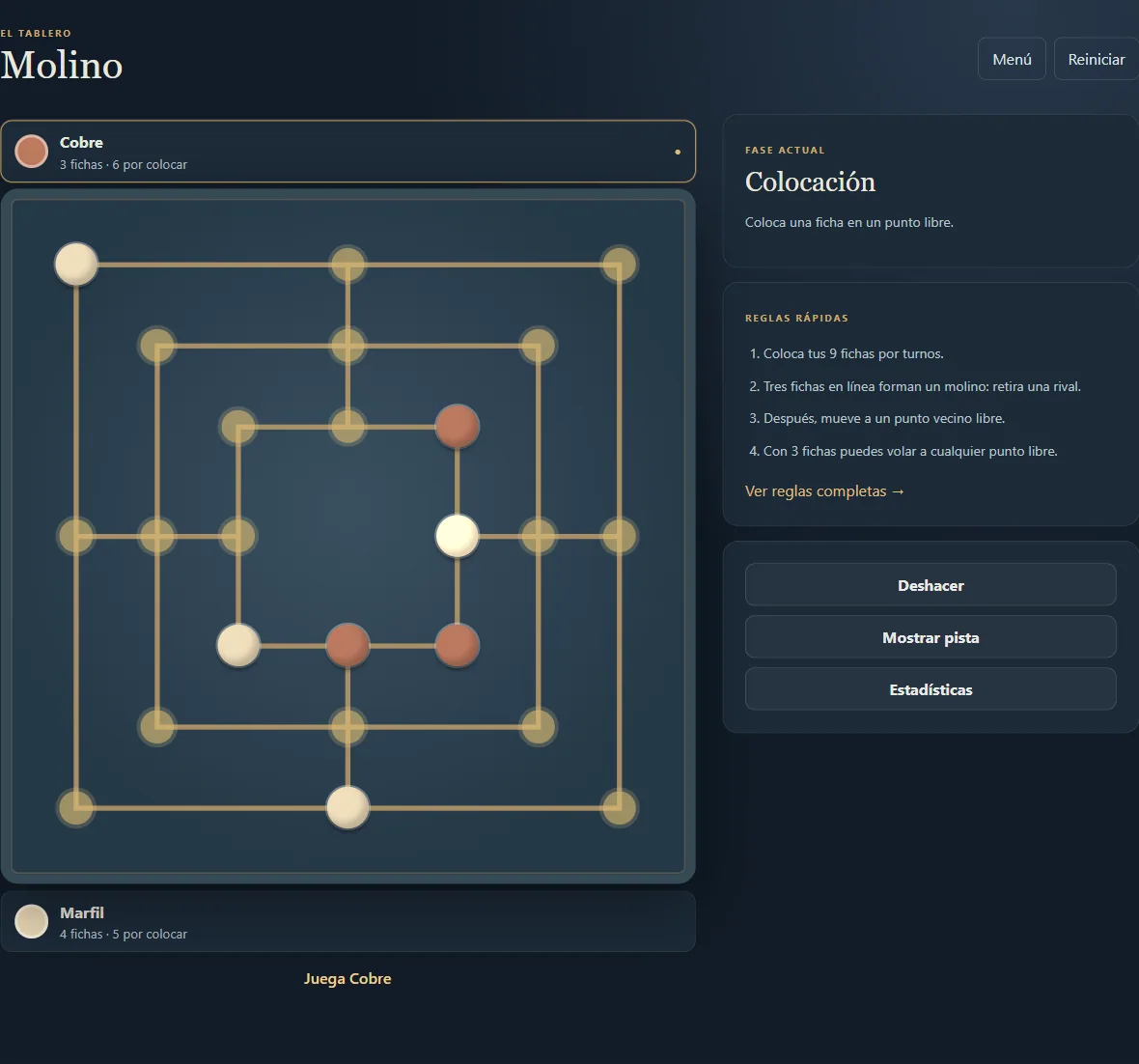 Molino con 7 fichas en el tablero, durante la colocación.