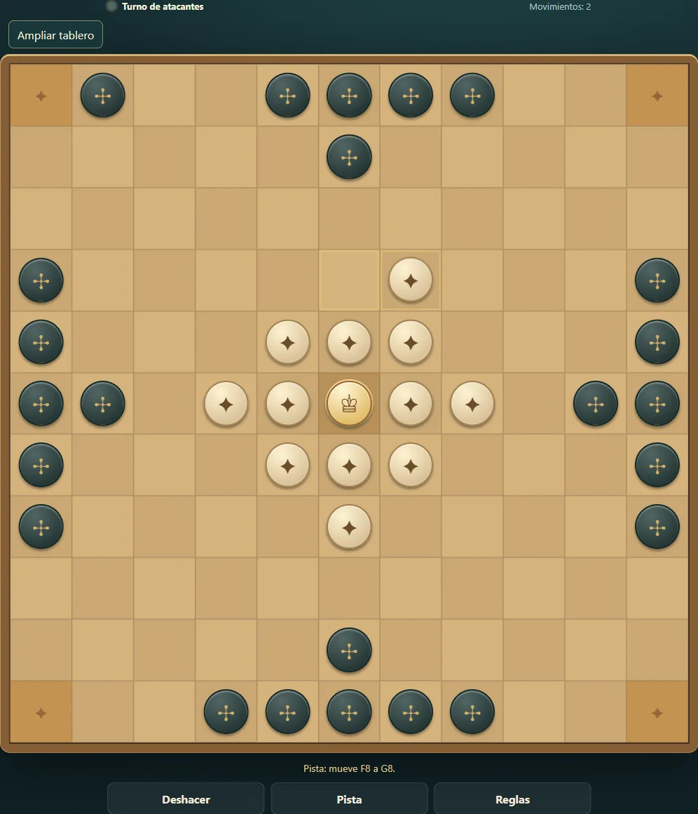 Partida real de Hnefatafl, posición 1 del tablero después de movimientos nativos.