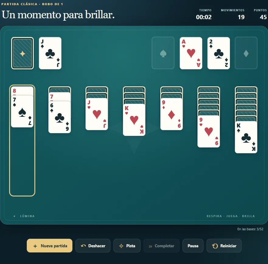 Lúmina con movimientos en columnas y primeras cartas en las bases