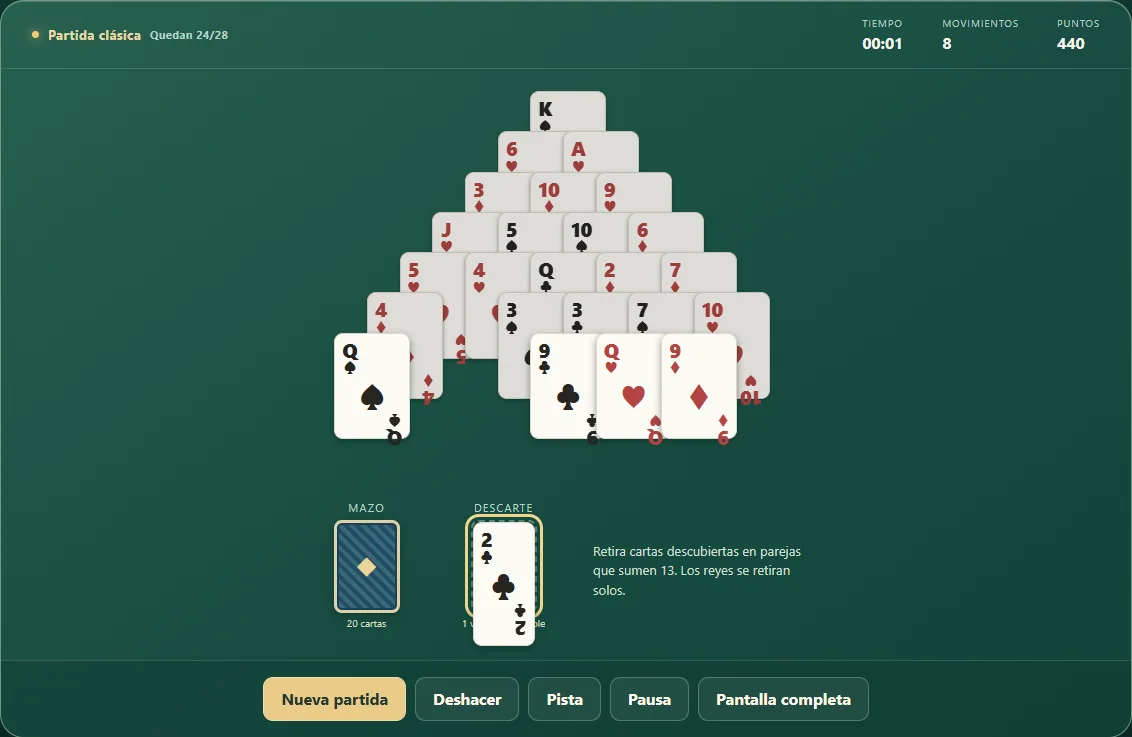 Solitario Pirámide con cuatro cartas retiradas y cartas cubiertas visibles